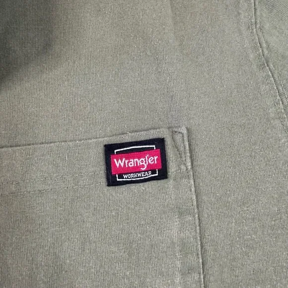 Wrangler Workwear Henley Shirt L Green Pocket Short Sleeve Cotton - Picture 2 of 6